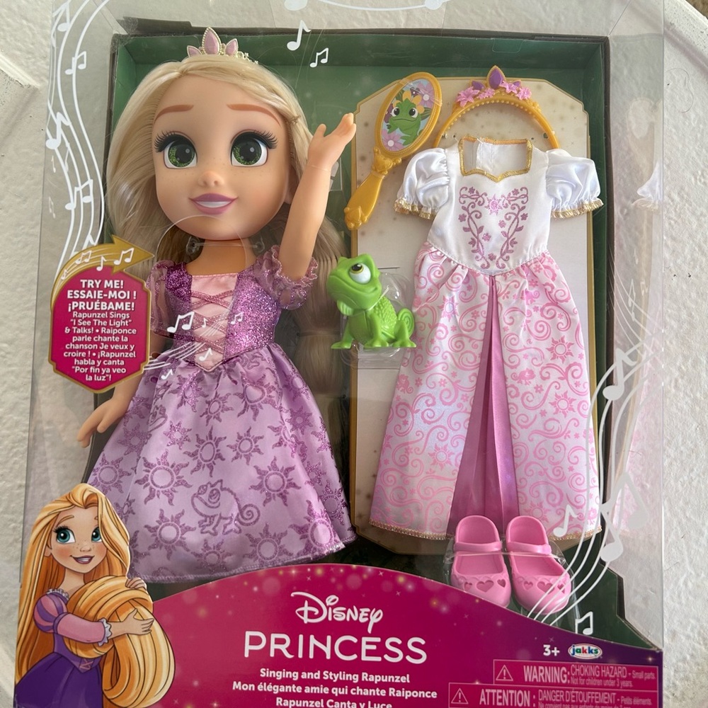 Disney Princess Singing & Styling Doll Rapunzel w/Accessories - Disney's Tangled